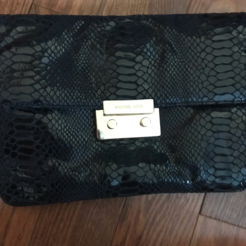 Michael Micheal Kors chain hand bag